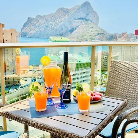 Sunny Beautiful Sea View, Large Sunny Terrace Кальпе