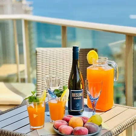Apartment Sunny Beautiful Sea View, Large Sunny Terrace Calpe
